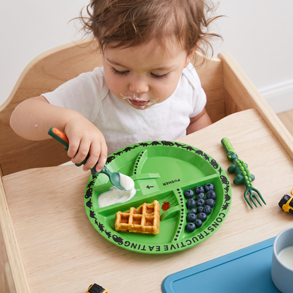 Servies- en Bestekset in Dino-Design