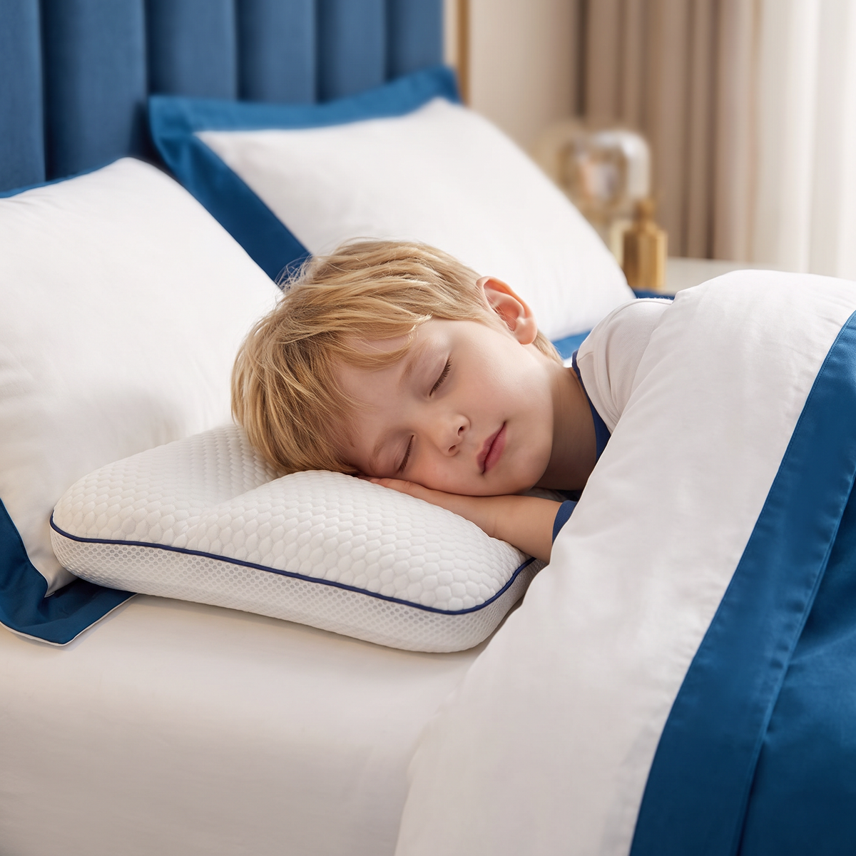 Ergonomisch Memoryfoam-kinderkussen met Nekondersteuning